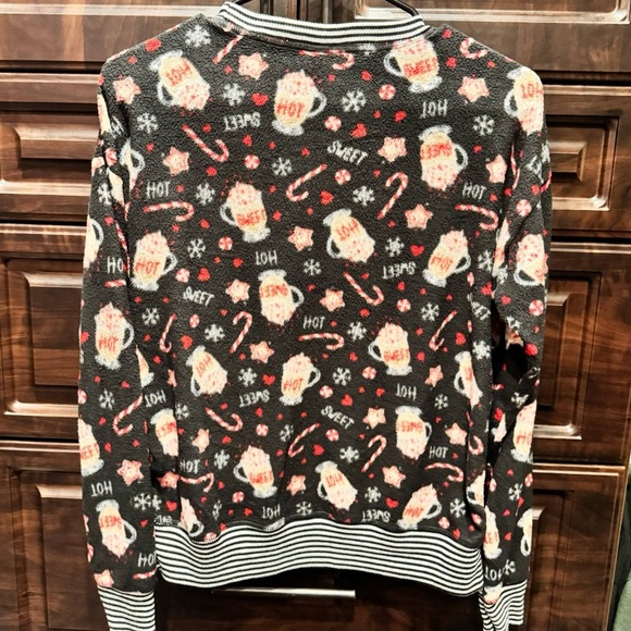 Festive SMALL Pajamas Set - Black and Red - Picture 4 of 6